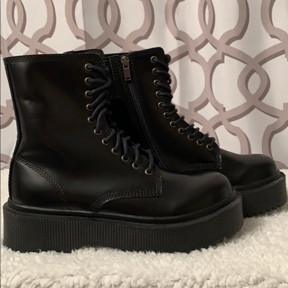 ⭐️SALE⭐️NEW-Jeffrey Campbell Sopas Lugged - Picture 8 of 13